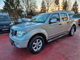 Nissan Navara 2.5 DCI  Double Cab SE 4X4 - silberne Nissan Navara