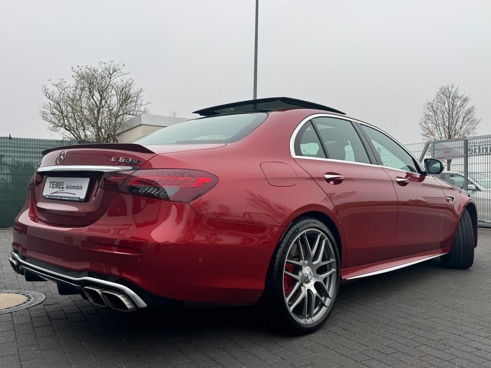 Mercedes-Benz E 63 S AMG 4-M NIGHTPAKET WIDESCREEN PANORAMADAC