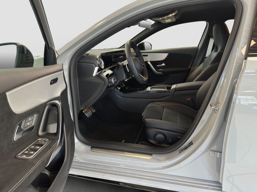 Fahrzeugabbildung Mercedes-Benz A 200 d AMG Line AMG*Night*Navi*PDC*ParkAss*RFK
