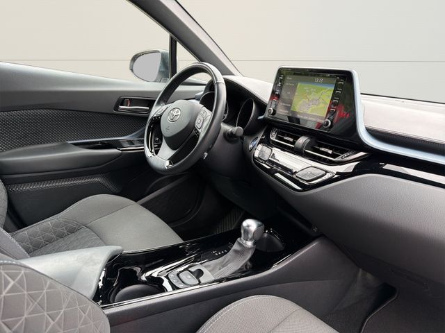Toyota C-HR Hybrid Team D