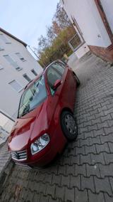 Volkswagen VW Touran- 1 Vorbesitzer, Neue TÜV, viele ... - Volkswagen Touran: Kleinwagen