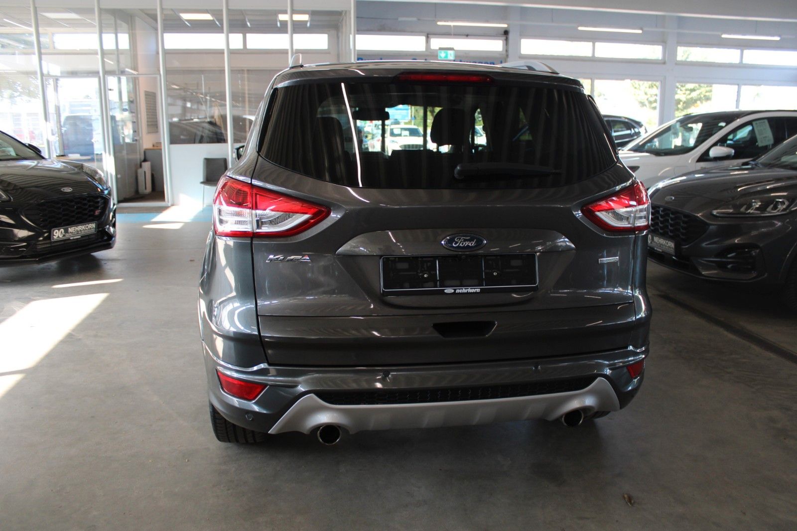 Fahrzeugabbildung Ford Kuga Individual NAVI XENON WinterPaket 1.Hand