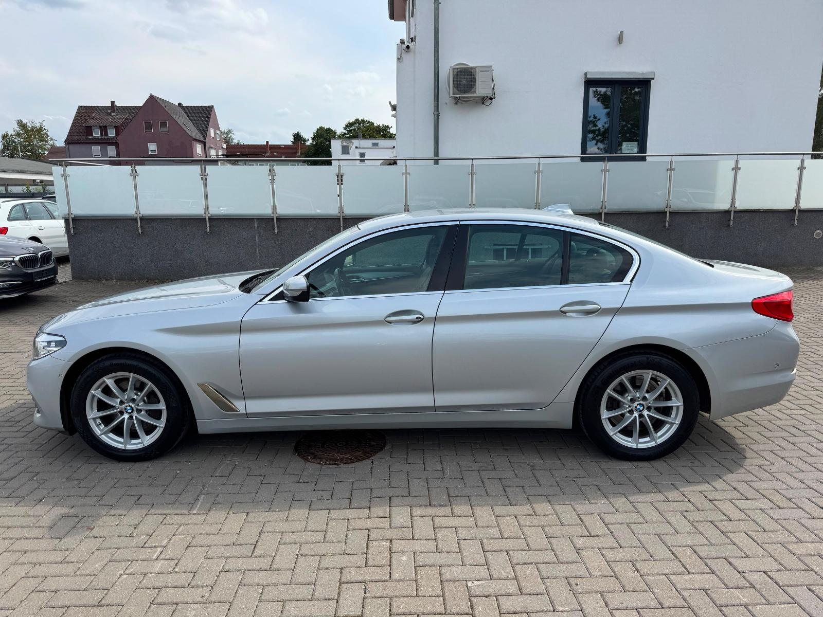 BMW 530 d *PDC/SHZ/KAMERA/LEDER/LED
