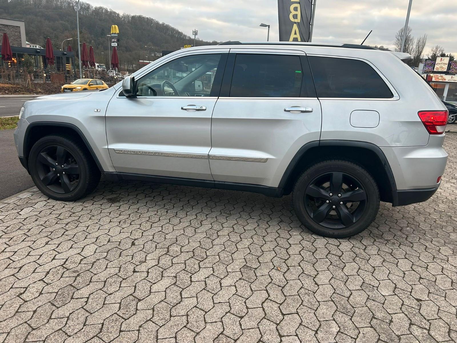 Jeep Grand Cherokee 3.0 CRD | 241 ch | BVA | Toit panoramique | Suspension pneumatique | Cuir | Caméra de recul | Régulateur adaptatif