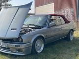 BMW E30 325 i Cabrio VFL - BMW Oldtimer: Roadster