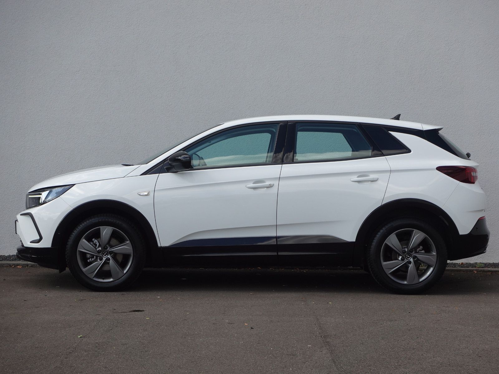 Fahrzeugabbildung Opel Grandland 1.2Turbo GS Navi, Kamera,PDC,Allwetter