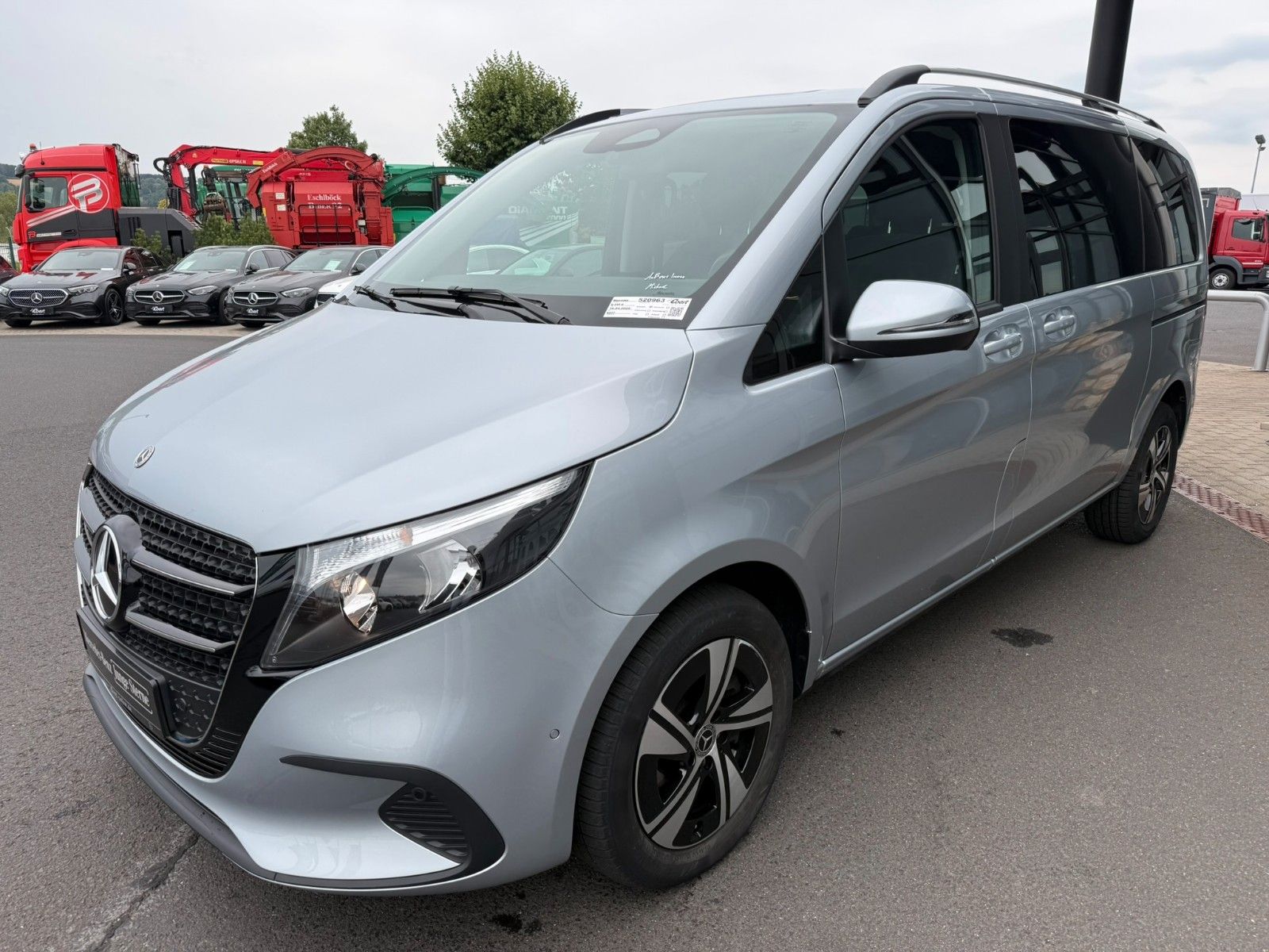Fahrzeugabbildung Mercedes-Benz V 250 d Kompakt DISTRONIC AHK2,5to Kamera