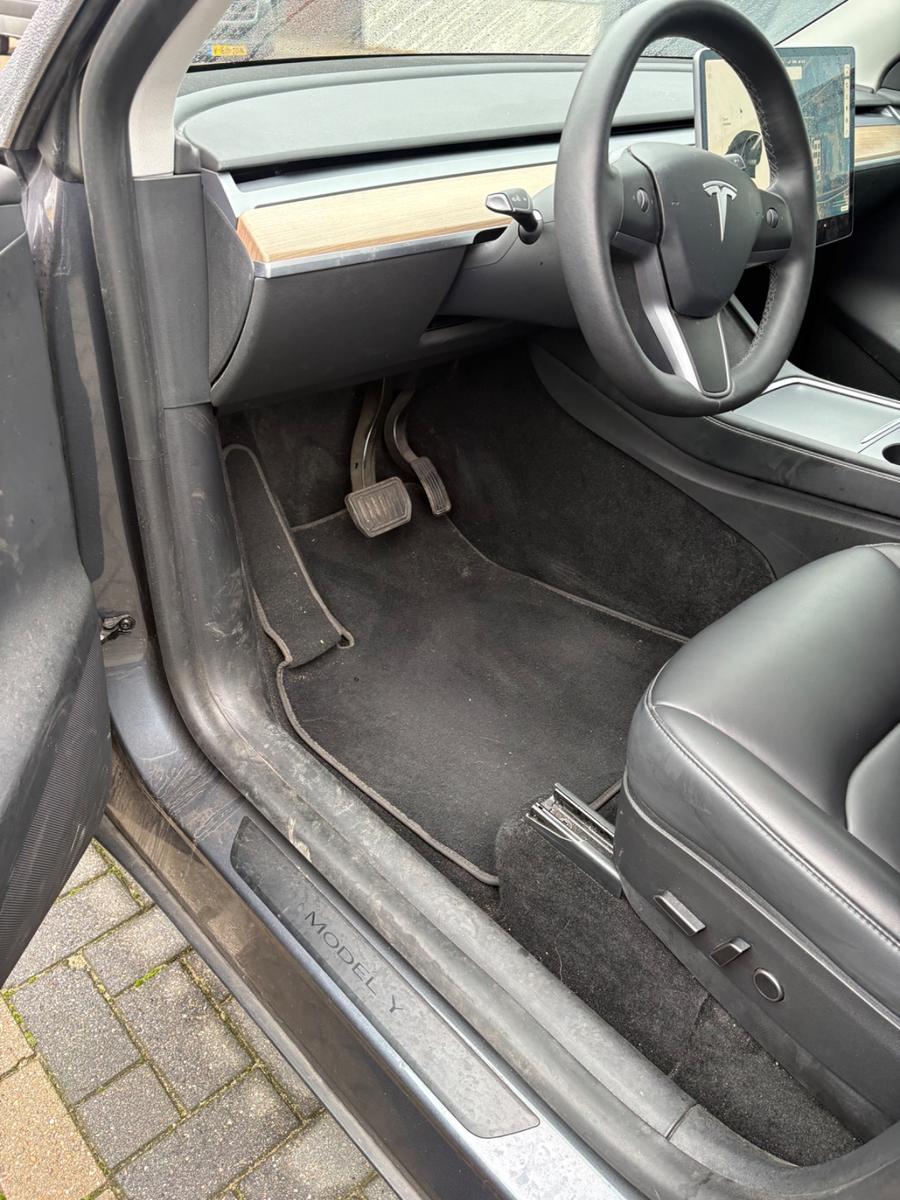 Tesla Model Y Long Range 75kWh 351ch 4x4 - 1 ère main - TVA récupérable - Volant chauffants - HUD - Non fumeur