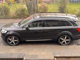 Audi Q7 Schwarz 7 Sitzer - Audi Q7: Limousine