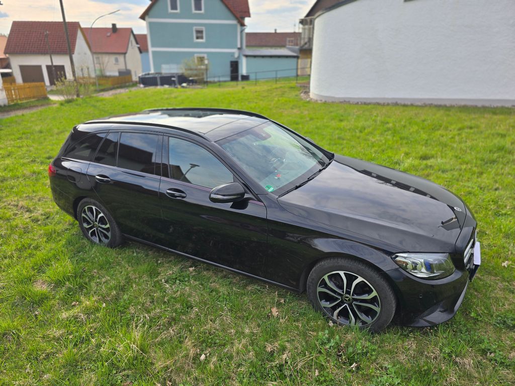 Image of Mercedes-Benz C 220