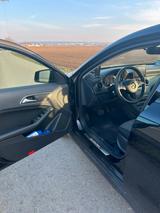 Mercedes-Benz GLA 200 d 4MATIC DCT - - Mercedes-Benz GLA 200: 4matic