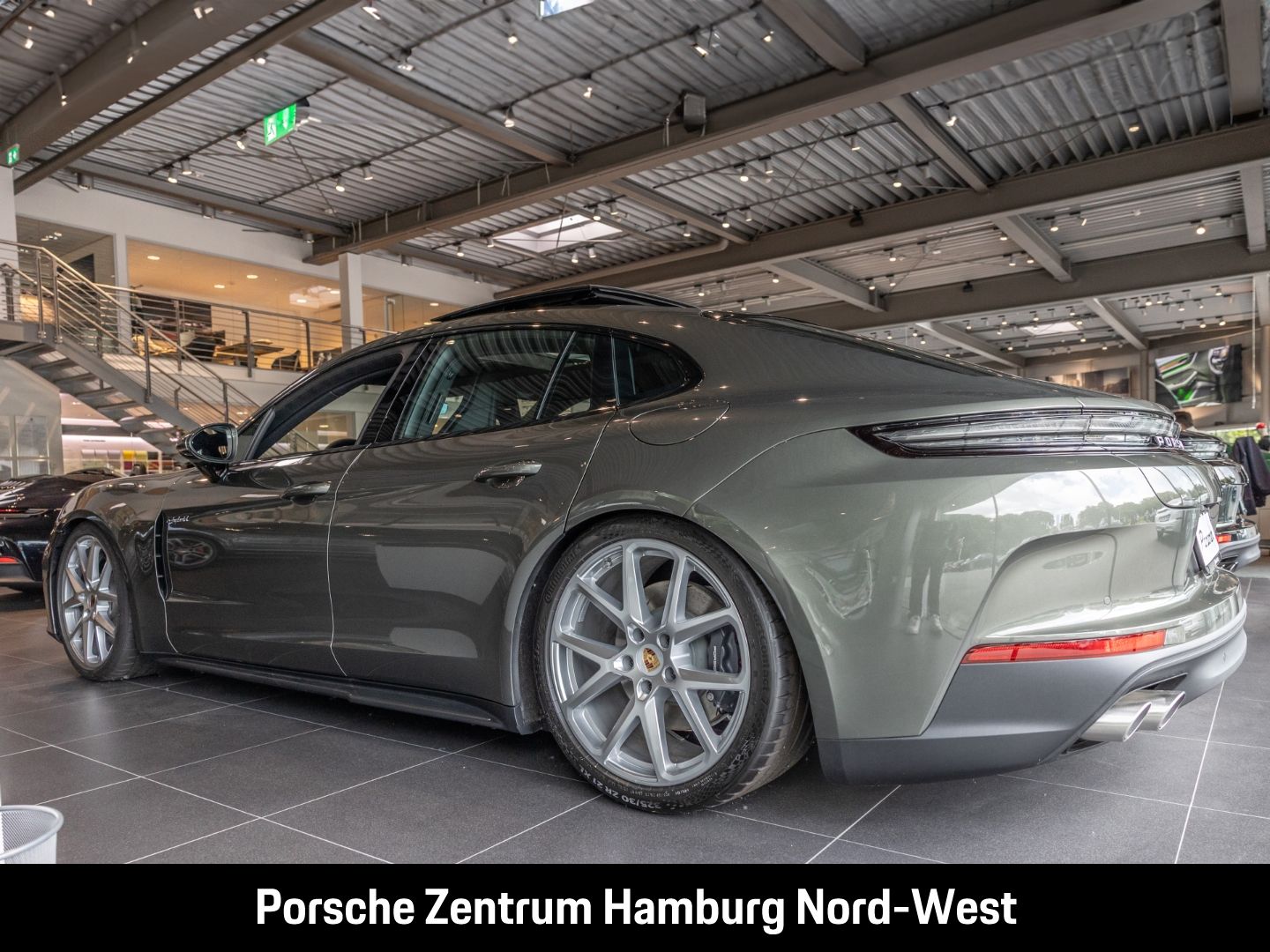 Porsche Panamera 4 E-Hybrid BOSE Panorama Sportlenkrad imagem 2
