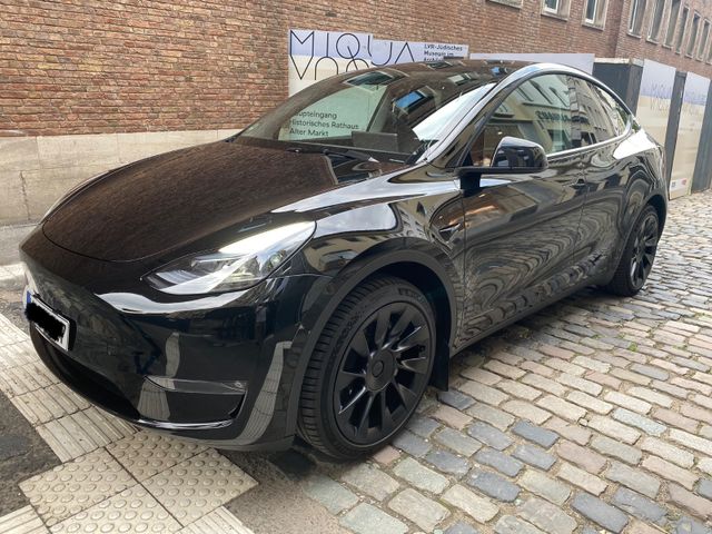 Tesla Model Y Long Range Dual Motor AWD 