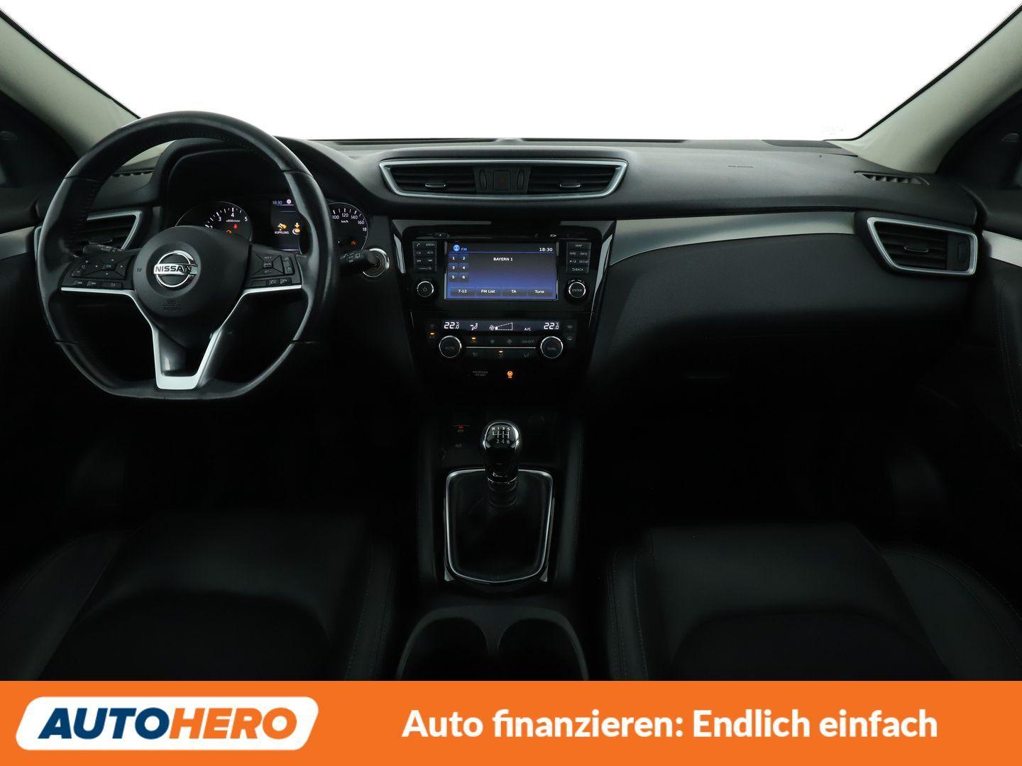 Nissan Qashqai 1.6 Business *NAVI*LED*TEMPO*CAM*PDC*SHZ