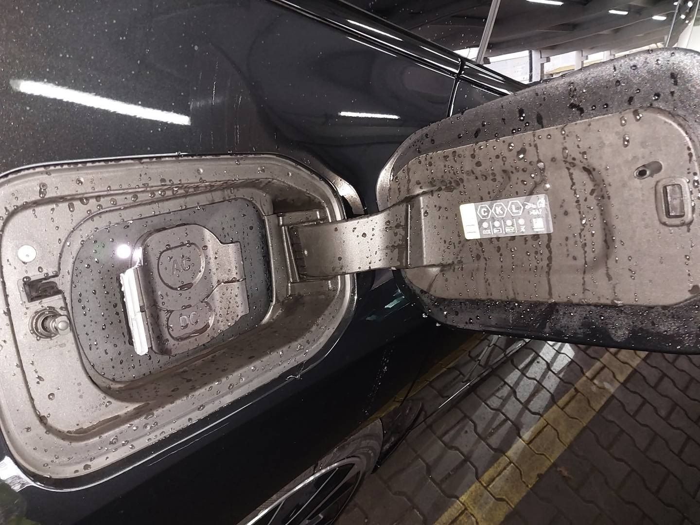 Fahrzeugeinzelansicht 11 Fahrzeugabbildung BMW iX M70 |B&W |Panoramaglasdach| Sitzbelüftung vor