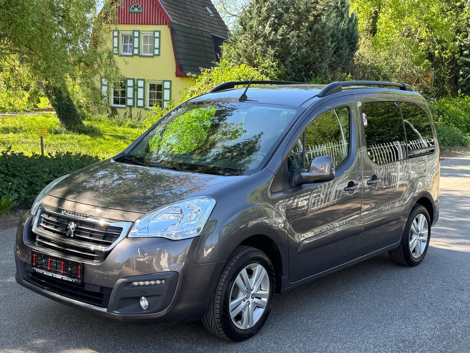 Peugeot Partner Tepee Allure 1HD/PEUGEOT SCHECKHEFT/NAVI