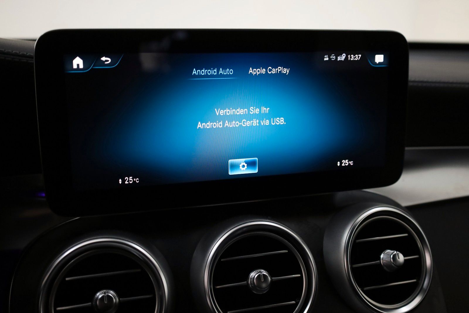 Fahrzeugabbildung Mercedes-Benz GLC 300d 4M AMG Line TLeder,Navi,LED,Panorama,SH