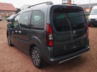 Peugeot Partner Tepee behindertengerecht Schwenksitz