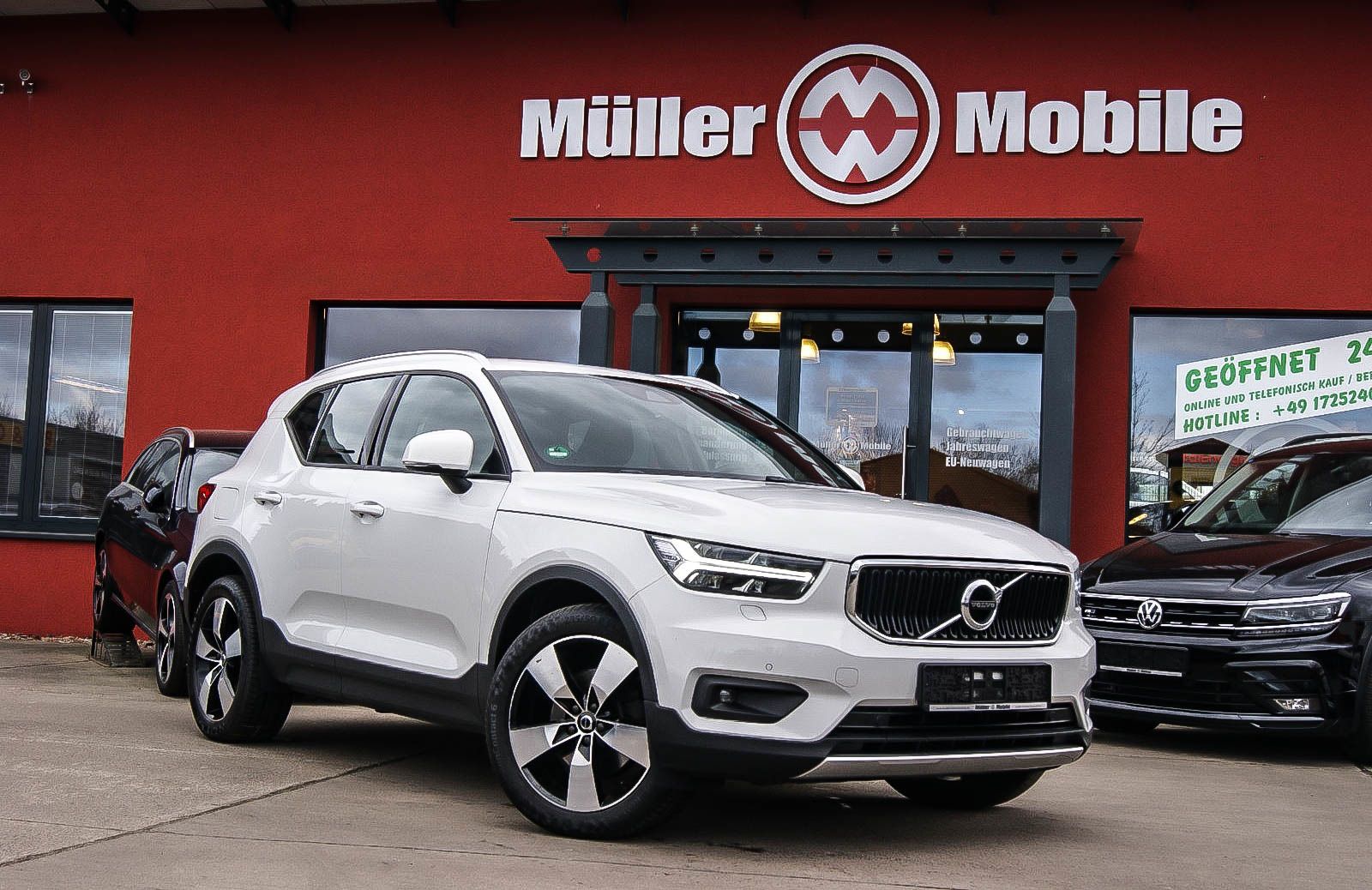 Fahrzeugabbildung Volvo XC40 D4 Momentum Pro AWD 4x4 LEDER ANHZV PRO-PAK