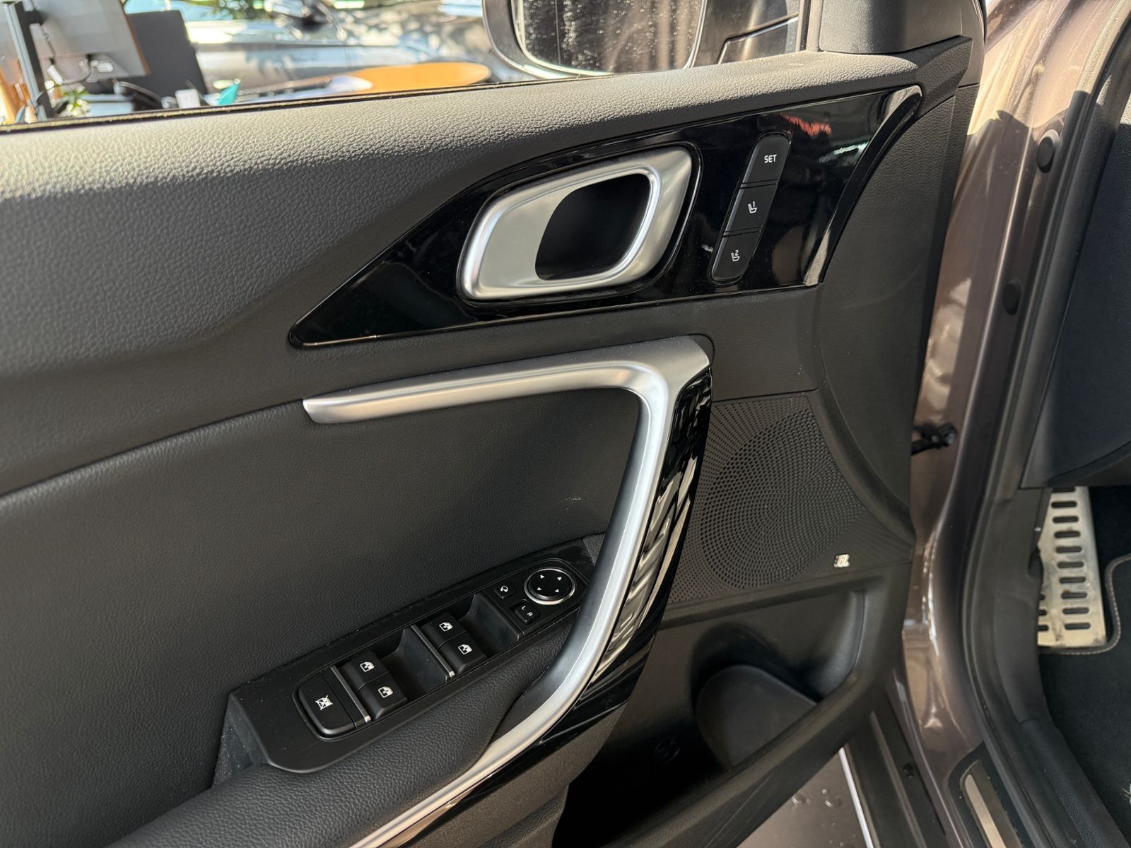 Fahrzeugabbildung Kia XCeed Platinum Edition PANO LEDER LED NAV SHZ