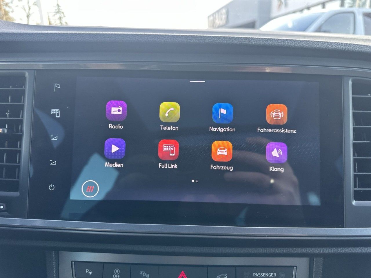 Fahrzeugabbildung CUPRA Ateca Tribe Edition 2.0 TSI 300 PS DSG 4Drive - mit KI generiert/bearbeitet