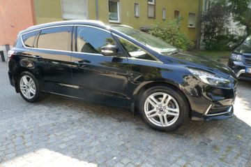 Fahrzeugabbildung Ford S-Max S-MAX Titanium