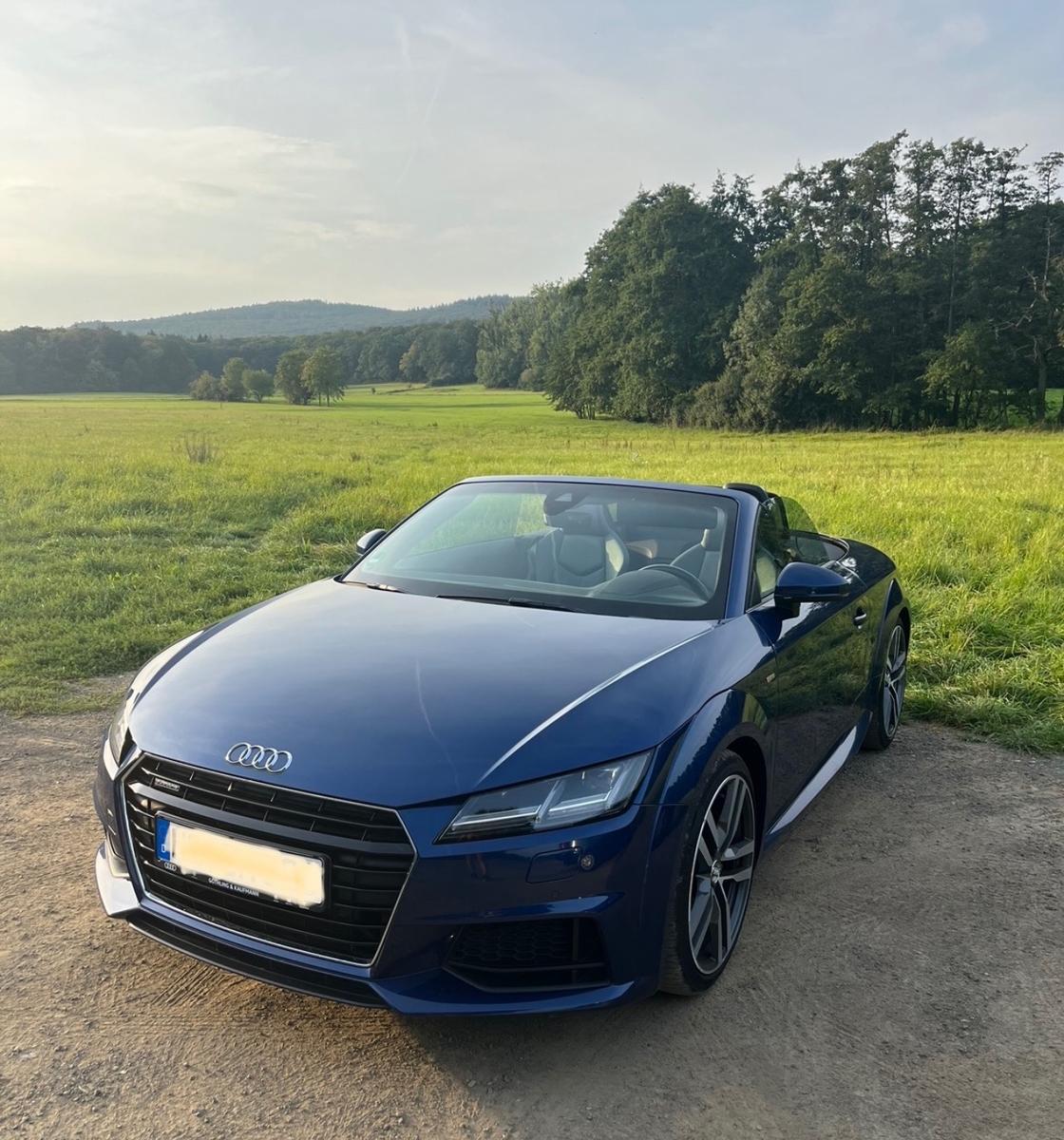 Audi TT Roadster 2.0 TFSI S tronic quattro -