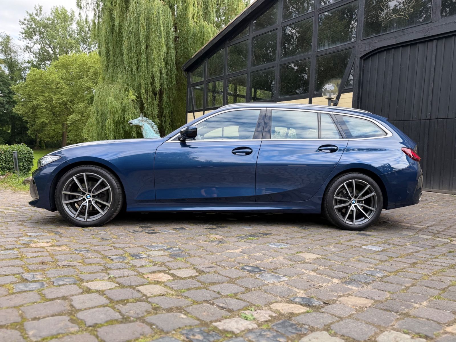 BMW 320 xDrive H&K AHK M-Fahrw. H-UP el. Sports. ACC foto 3