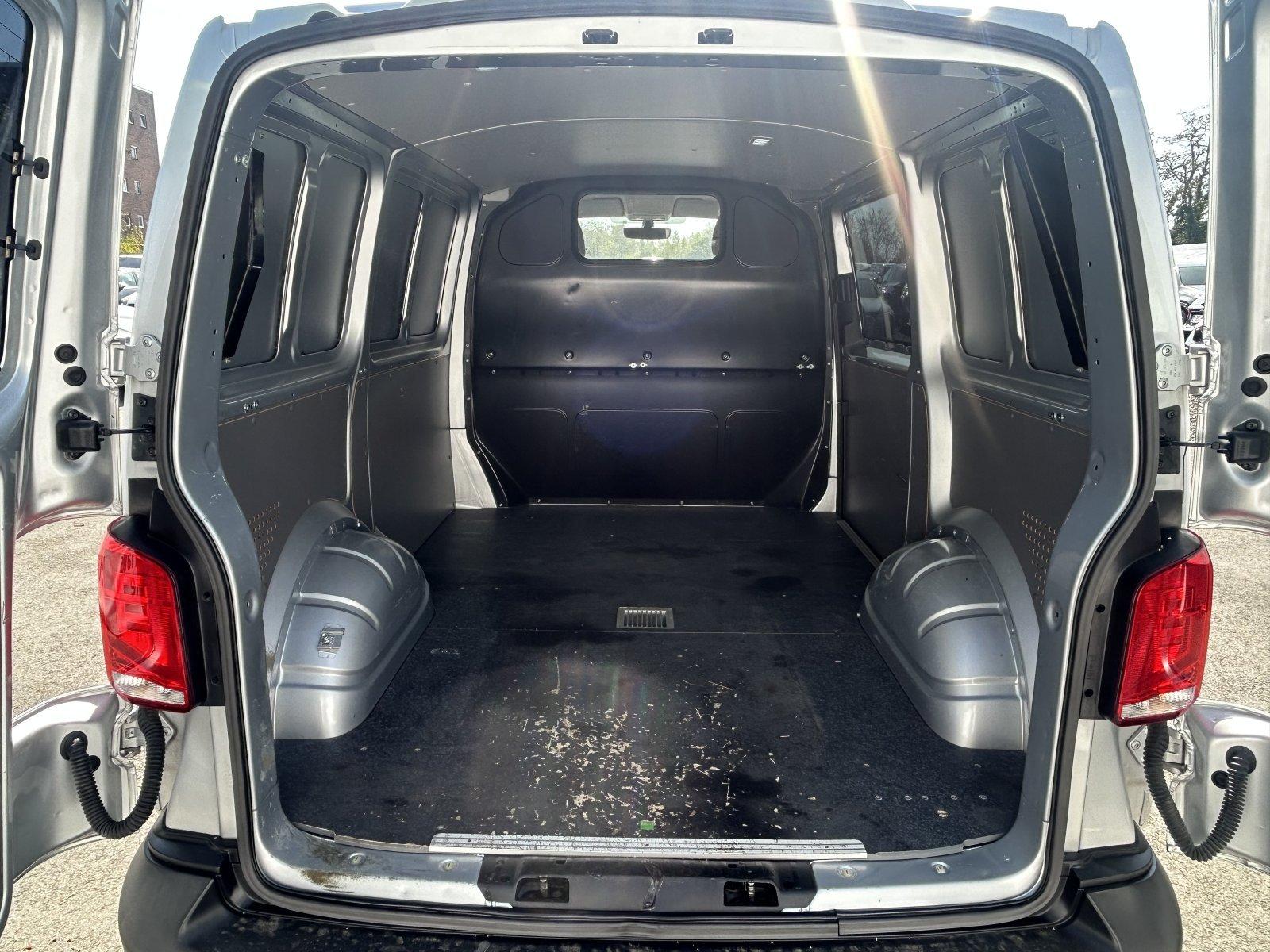 Volkswagen T6.1 2.0 TDI Kasten L1H1 *AUTOMATIK*ACC* SHZ*