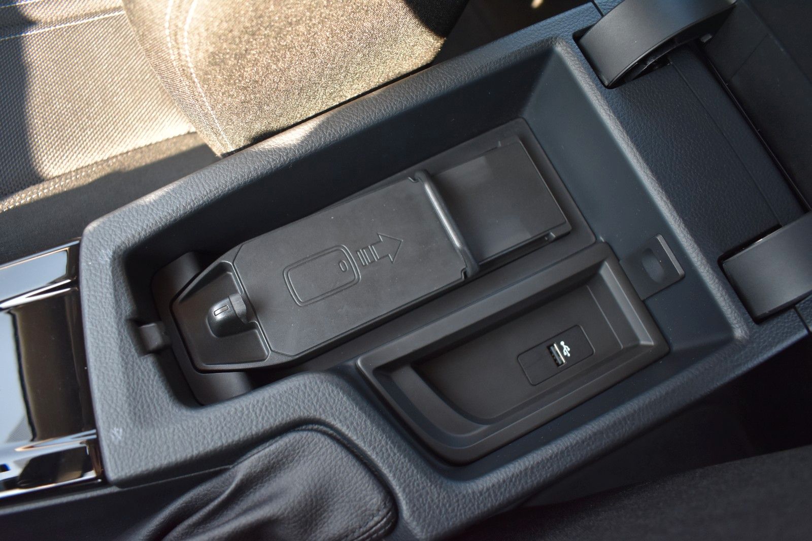 Fahrzeugabbildung BMW 320 d Touring Sport Line Automatik AHK