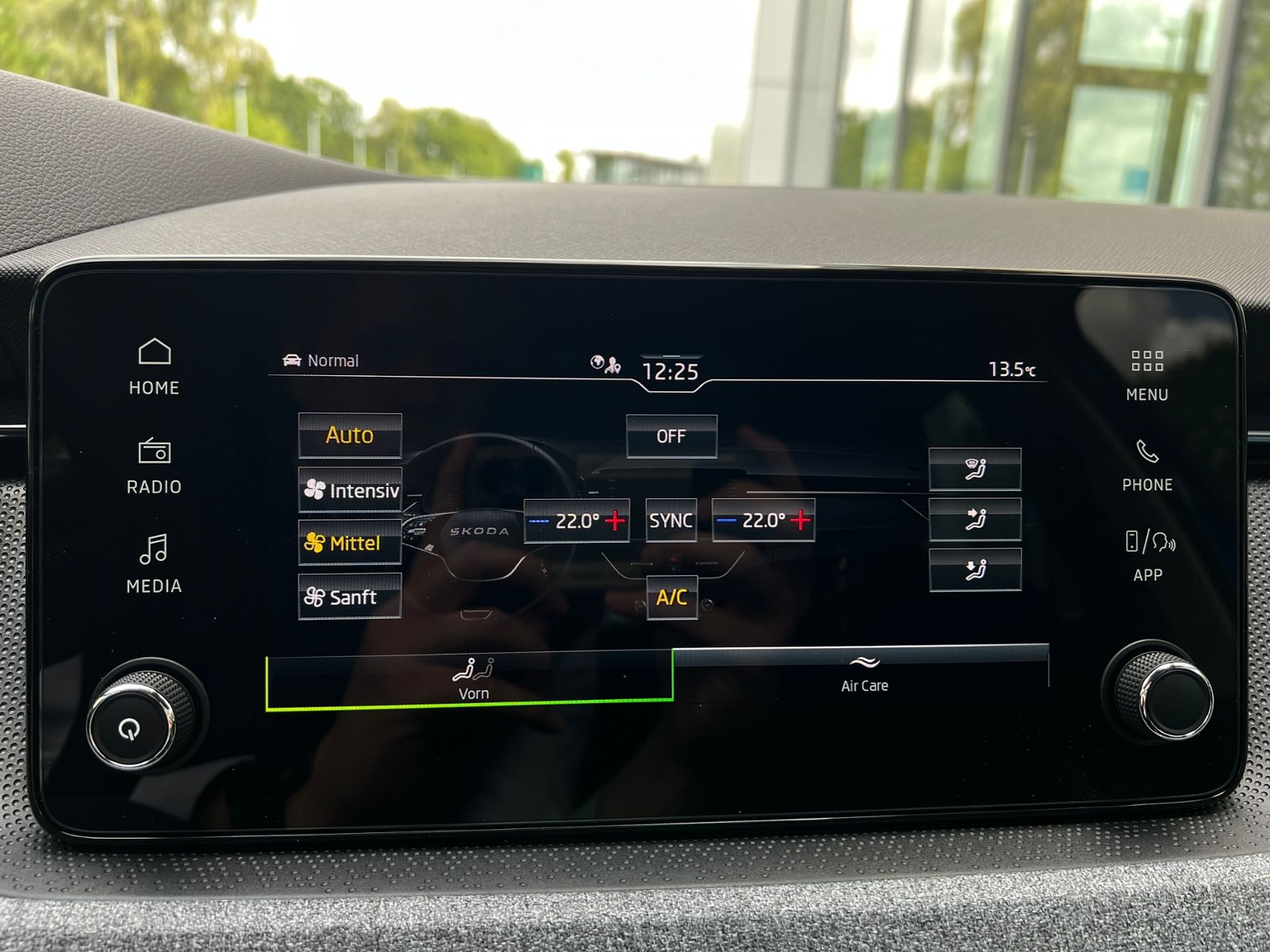 Fahrzeugabbildung SKODA Scala Selection 1.0 TSI DSG *LED,ACC,Kamera,16"-