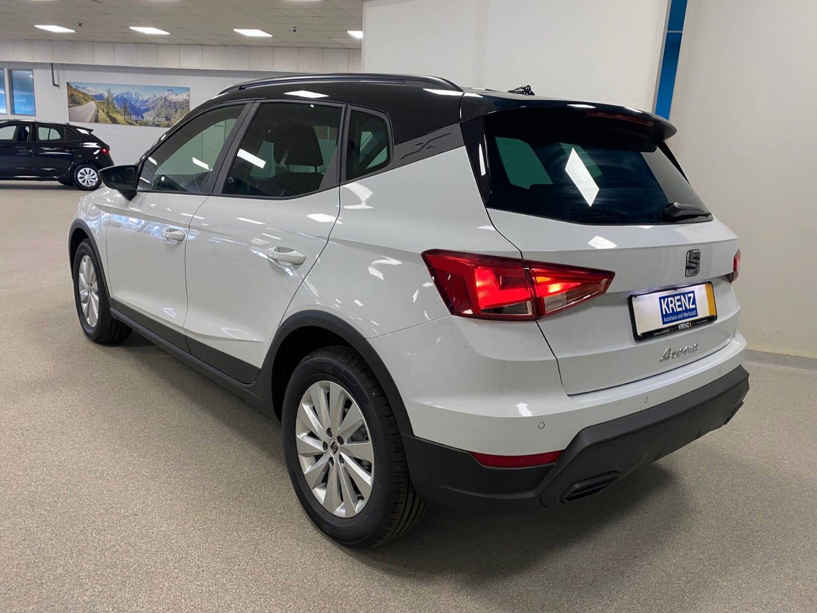 Fahrzeugabbildung SEAT Arona 1.0 TSI DSG STYLE+5 JAHRE GARANTIE+AHK+LED
