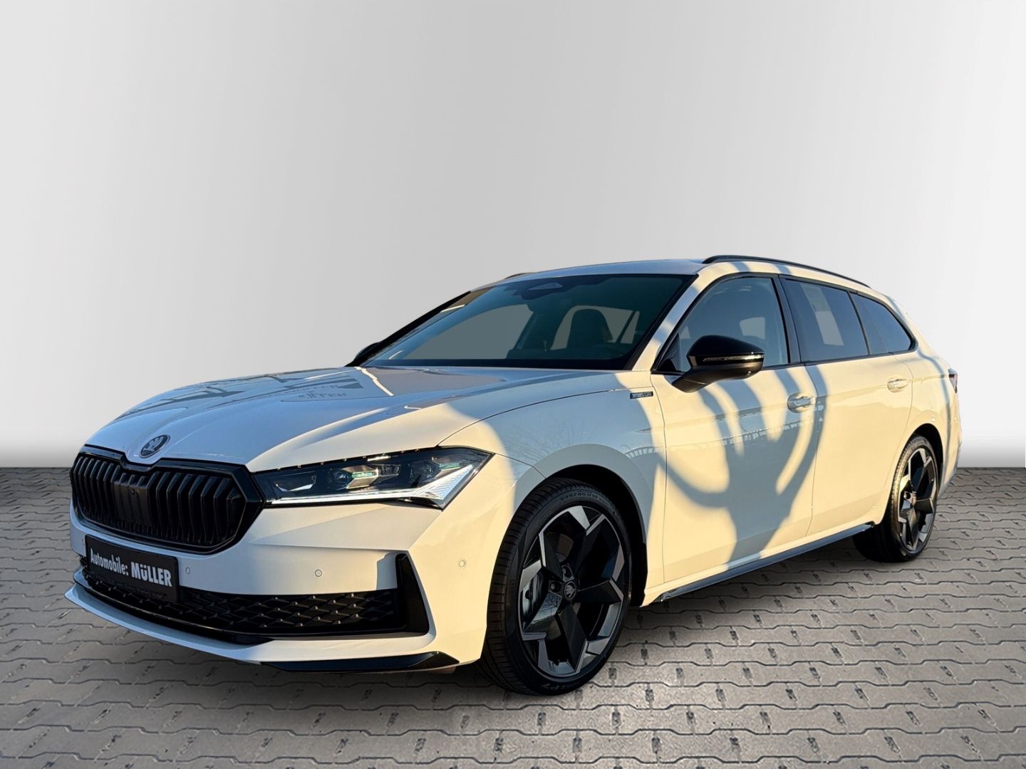 Skoda Superb - Bild 2