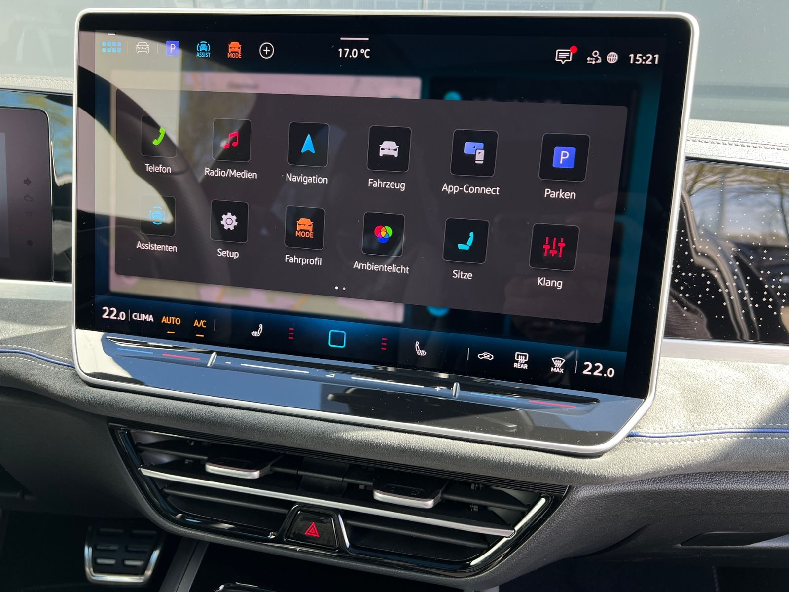 Fahrzeugabbildung Volkswagen Passat Variant R-Line 2.0 TDI DSG 4MOTION *AHK,