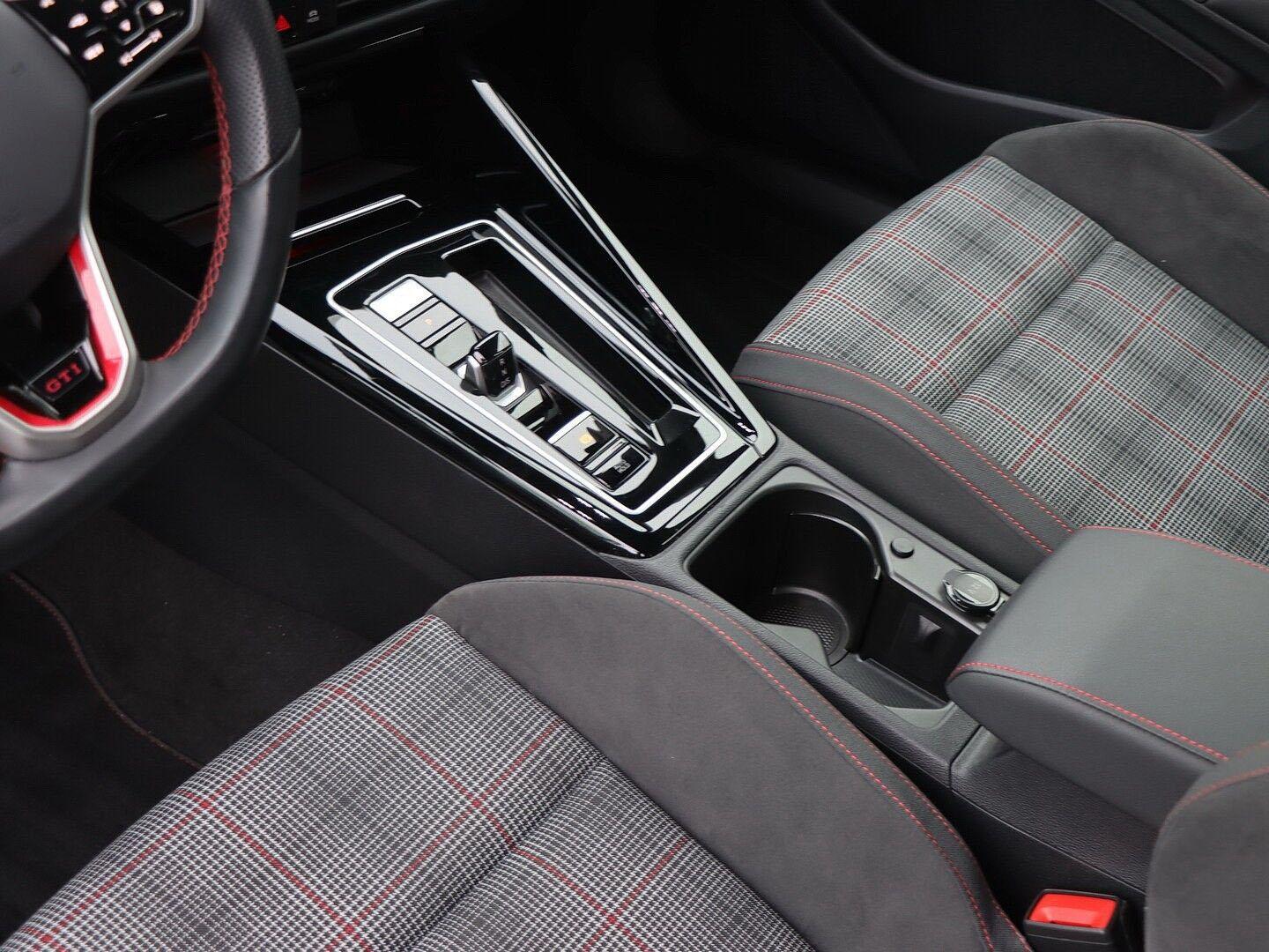 Volkswagen Golf GTI VIII 2.0 TSI OPF DSG AHK/LED PLUS/SITZH, миниатюра 12