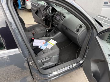 Volkswagen Tiguan - 12