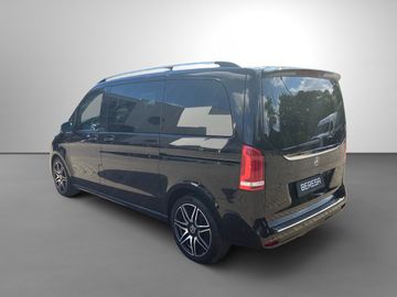 Mercedes V 220 - 5