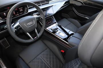 صورة مصغرة 31 لـ 2026 AUDI S8