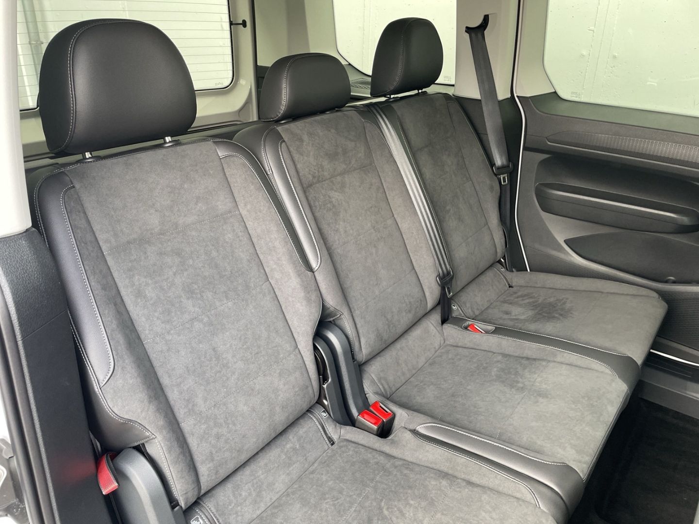 Caddy 2.0 TDI DSG Edition AHK/Kamera/ACC/App-Con