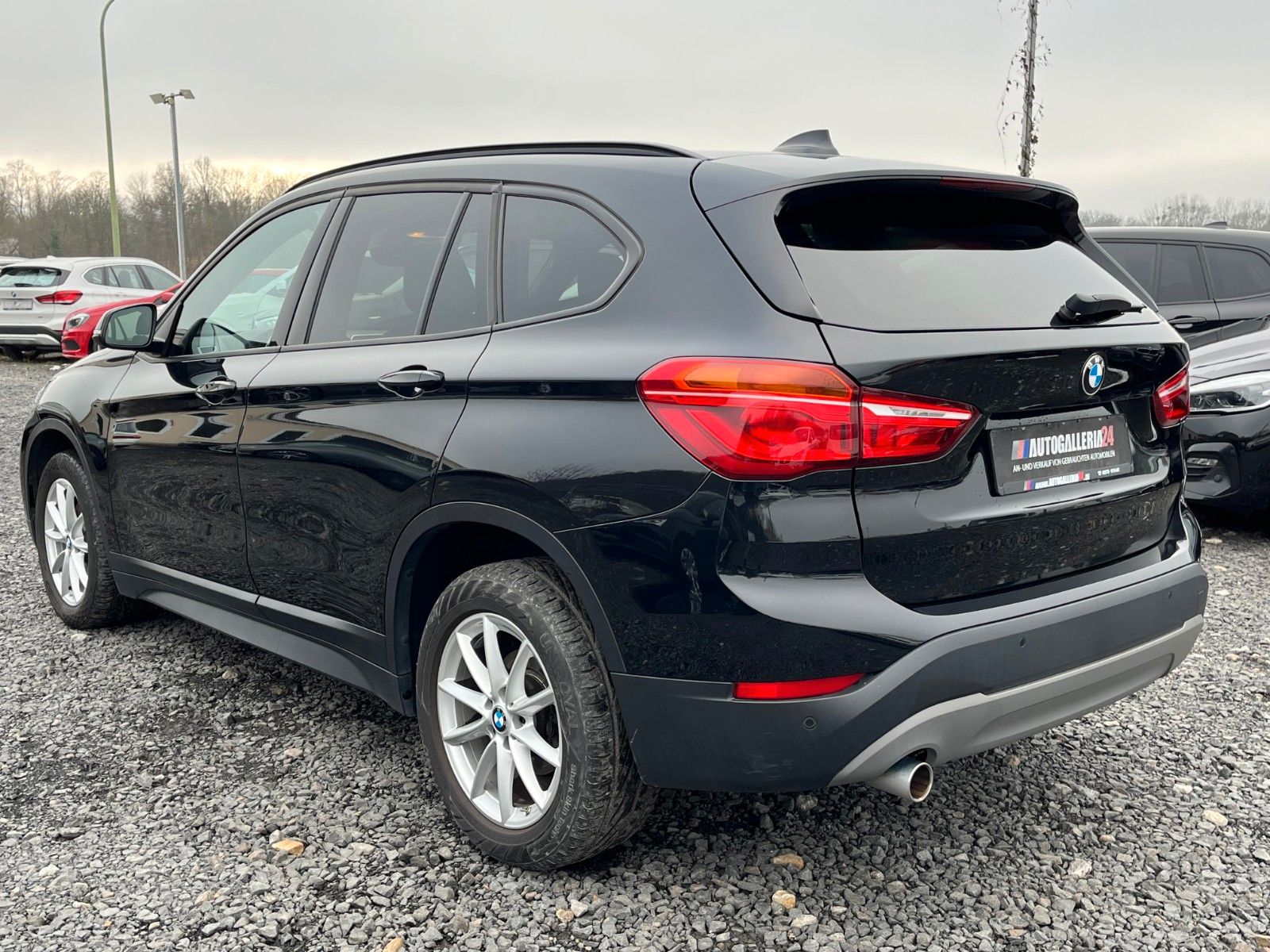 Fahrzeugabbildung BMW X1 sDrive18i Aut. Navi SCHECKHEFT Parkass SPORTS