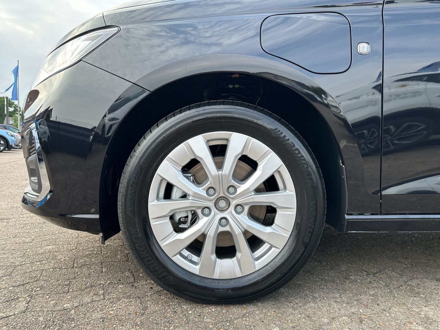 Fahrzeugabbildung Ford Tourneo Connect Grand 7-sitzer PHEV Titanium 1.5