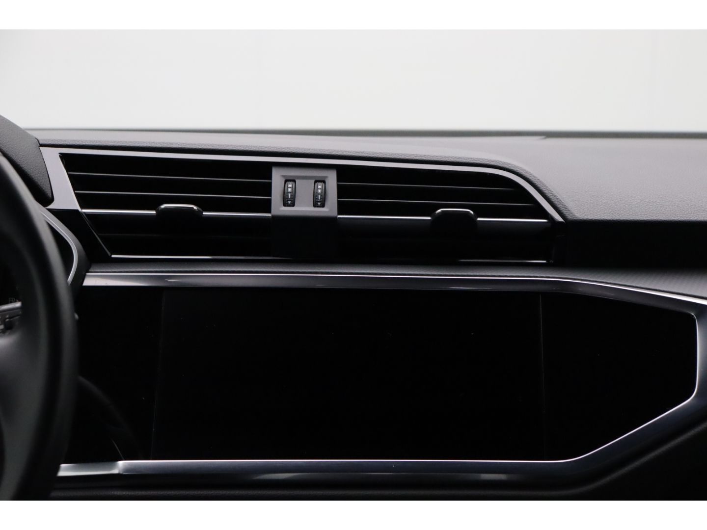 Fahrzeugabbildung Audi Q3 35 TFSI S line Digi Cockpit AHK 3-Zonen-Klima