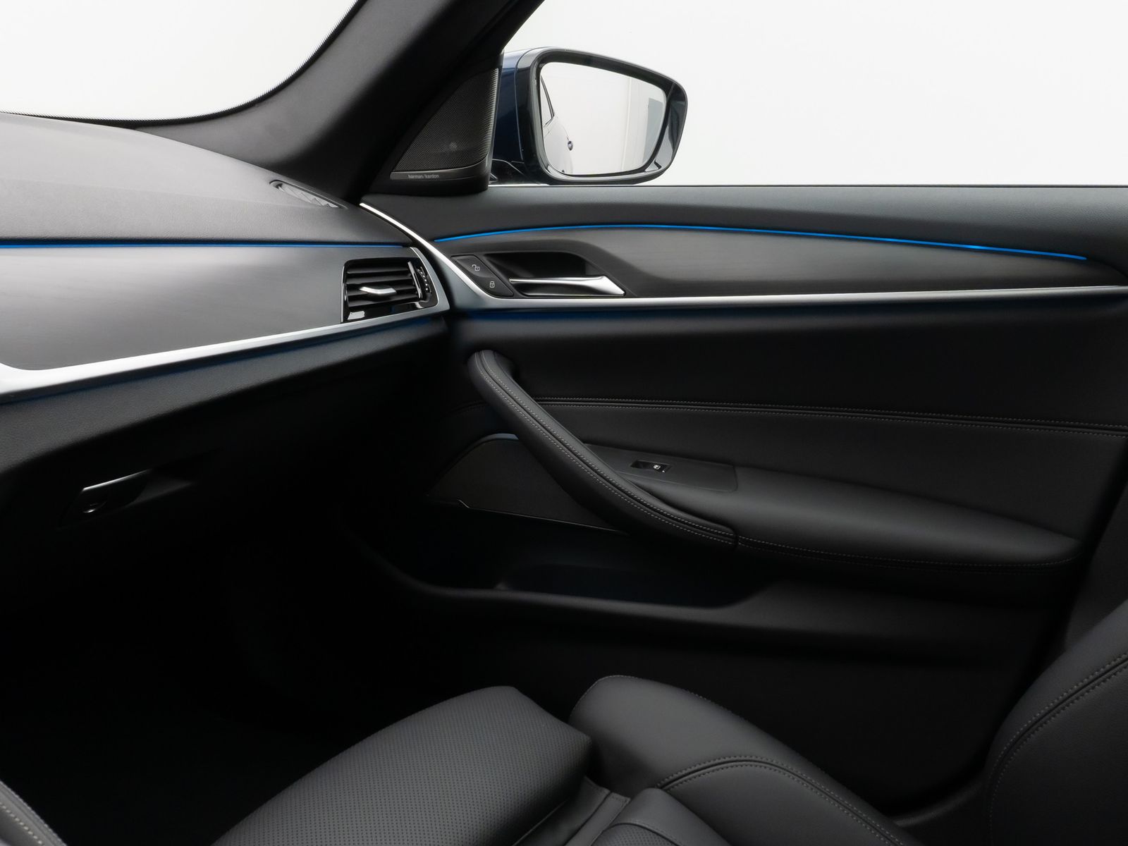 Fahrzeugabbildung BMW 530e xD M Sport Kamera H/K DAB Individual Alarm