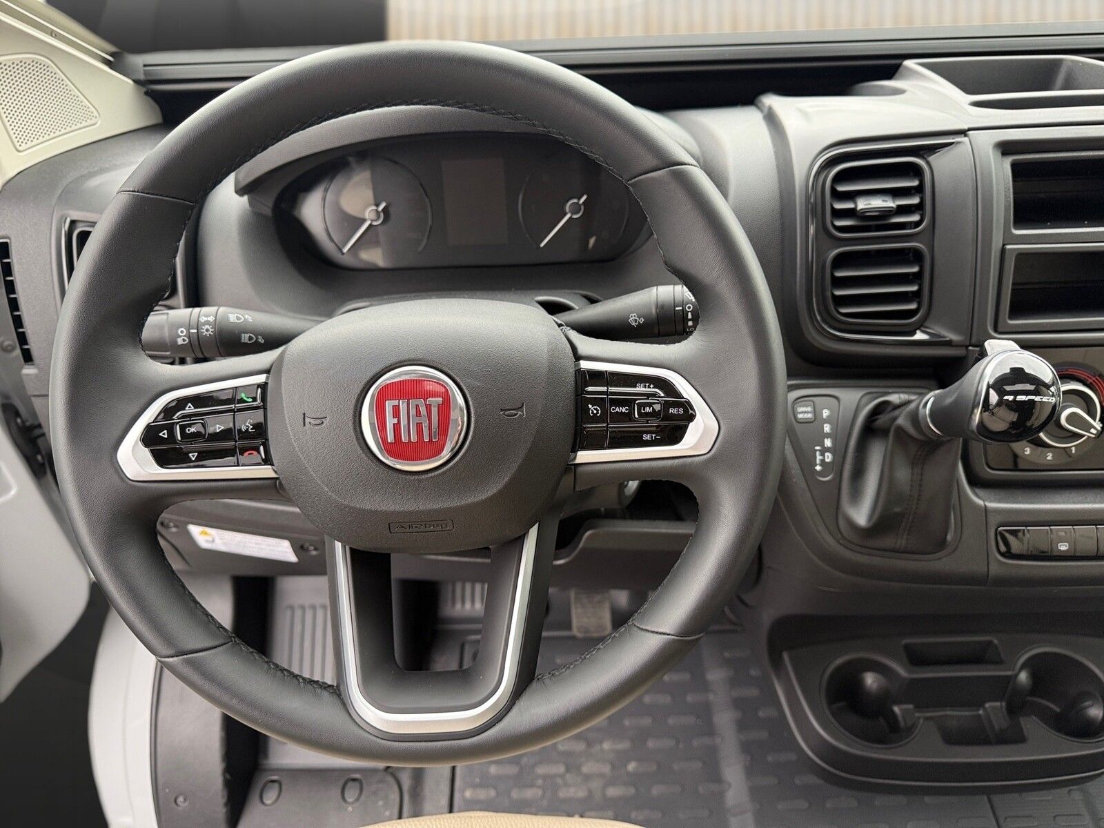 Fahrzeugabbildung Karmann Dexter DE 600 Captain-Chair-Sitze, Automatik