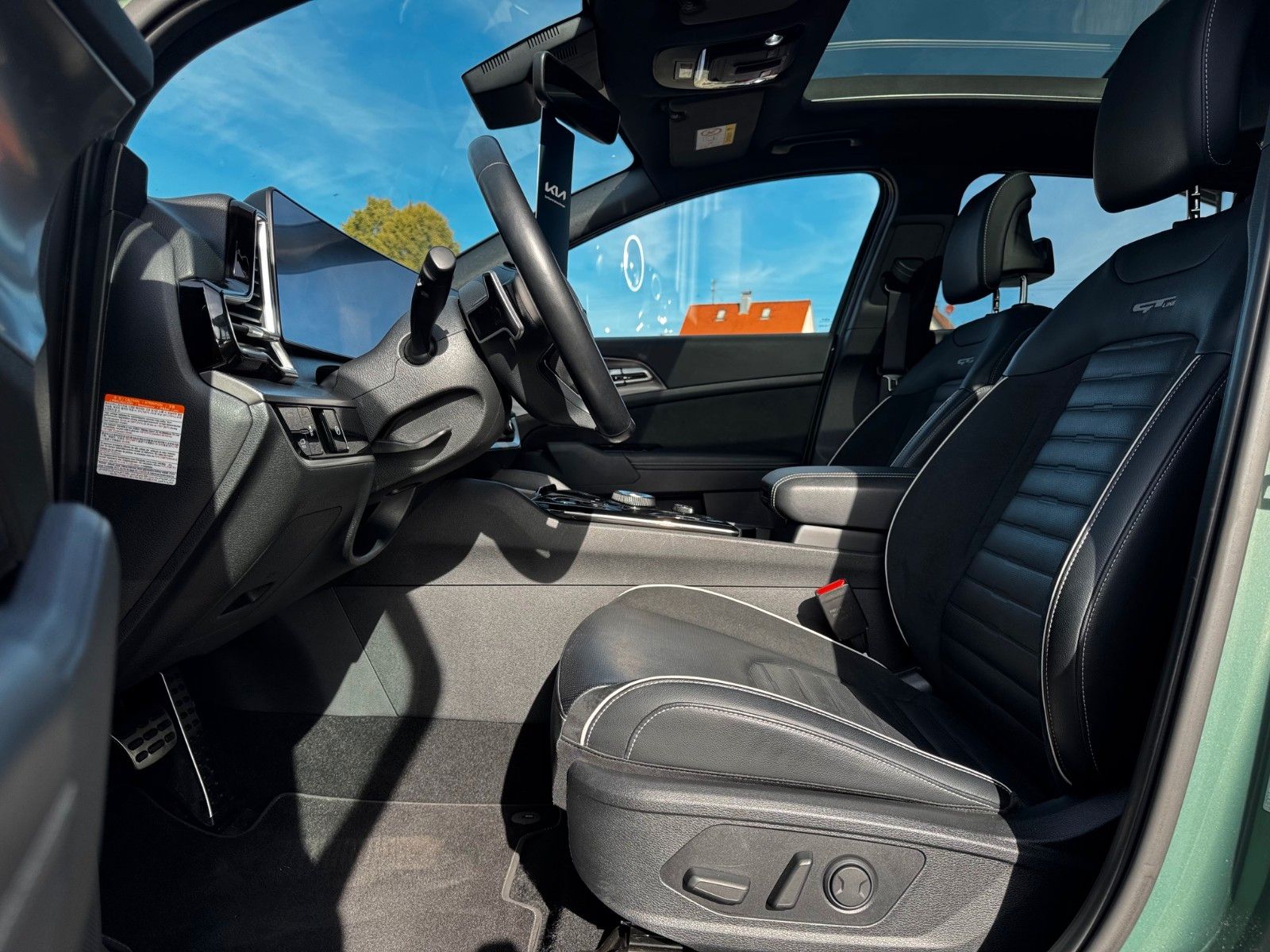 Fahrzeugabbildung Kia Sportage 1.6 GT-line 180PS AWD 360° GLASDACH