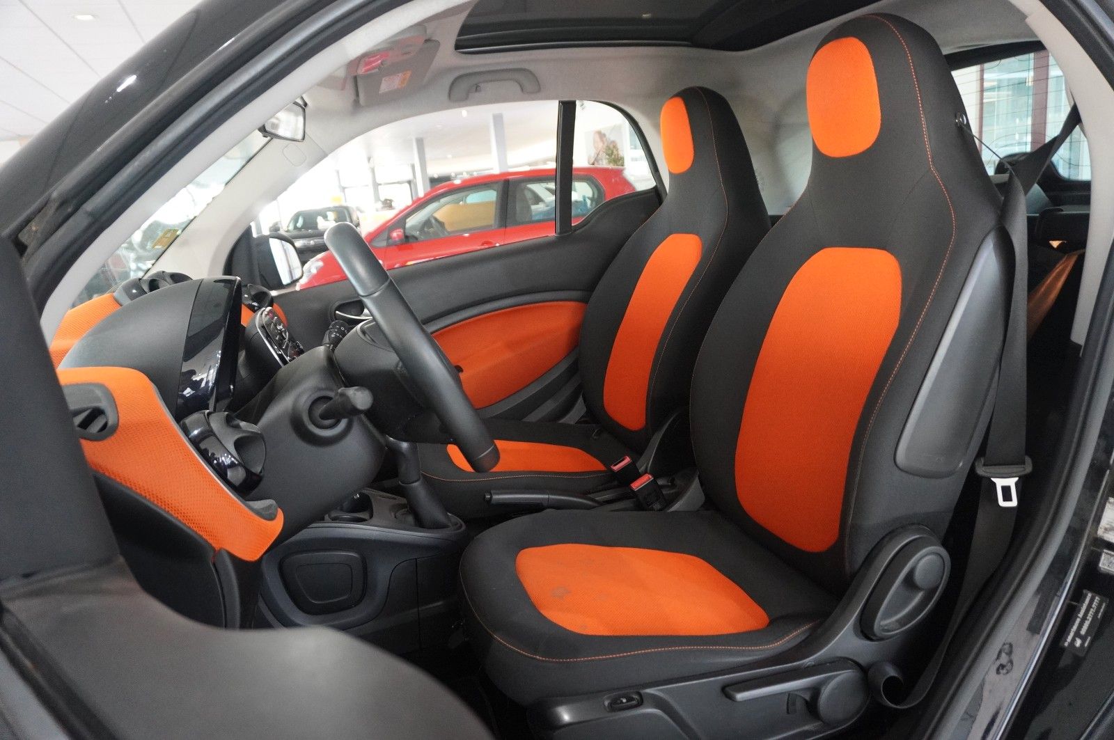 Fahrzeugabbildung Smart ForTwo 1.0 COUPE LED/KLIMA/SHZ/PANO./SPORT/USB