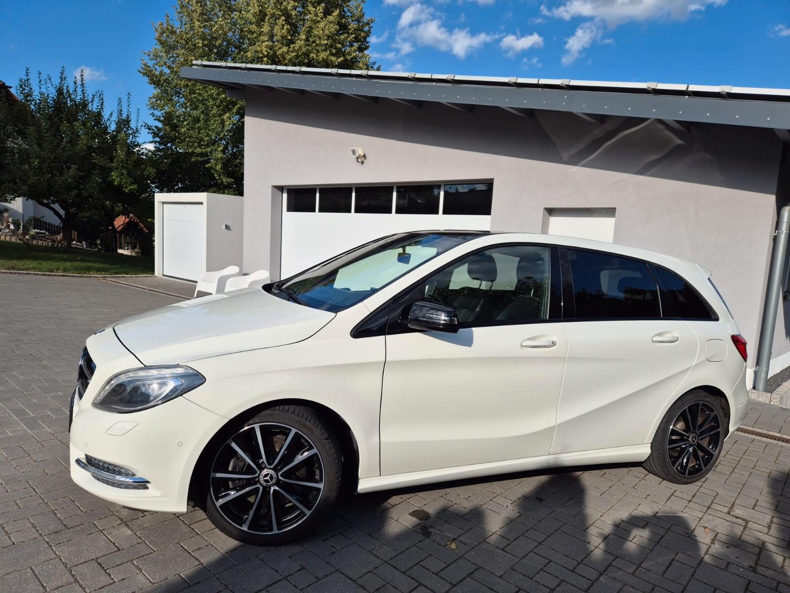 Mercedes-Benz B 220