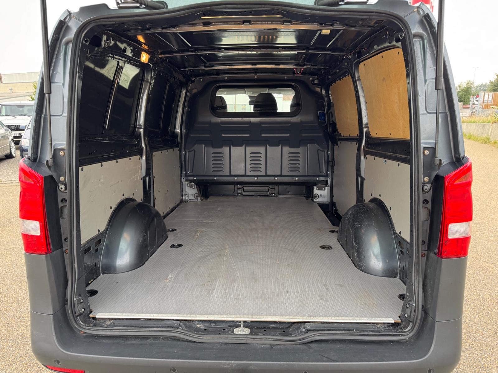 Mercedes-Benz Vito Kasten 114 CDI RWD lang *Navi-AHK-SHZ*