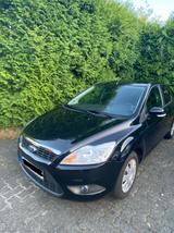 Ford Focus 1,6 Concept  - Ford Focus mit Benzin-Antrieb: Limousine, Concept