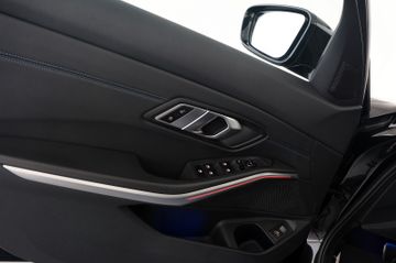 BMW 330d xDrive Touring M Sport PANO HUD RFK AHK 19"
